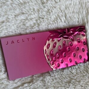 Jaclyn Hill Strawberry Feels Palette